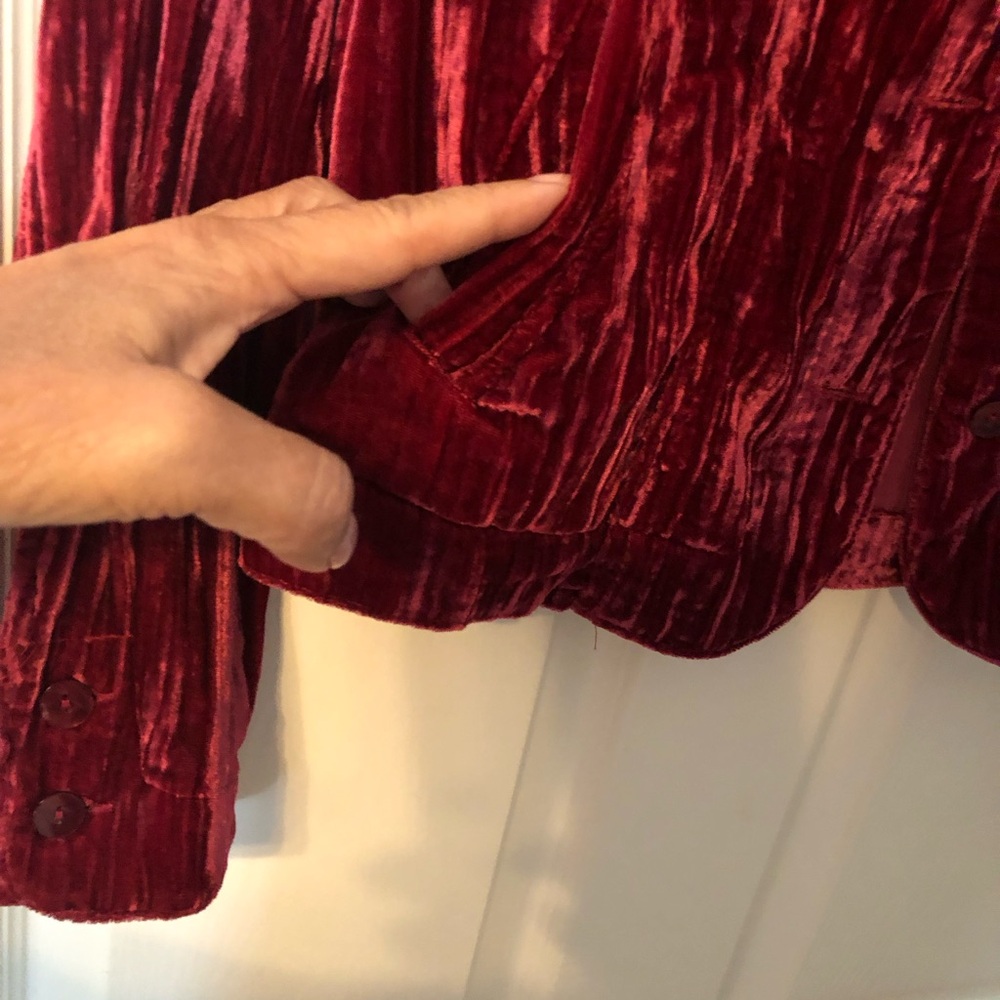 Red Crushed Velvet Button Up Jacket With Chest Pockets by Croft & Barrow SZ Med - Picture 6 of 7